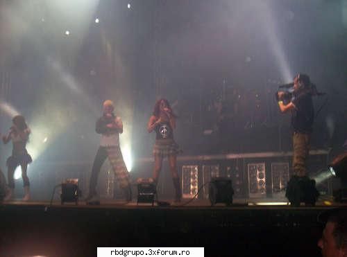 FOTOS DE RBD EN RUMANIA - adrianaa - FOTOS DE RBD EN RUMANIA